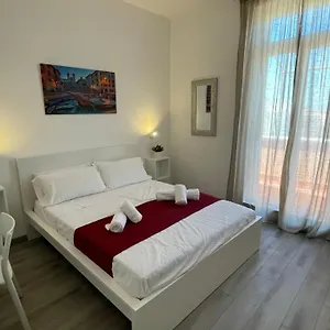 Appartamento Caracciolo33, Roma